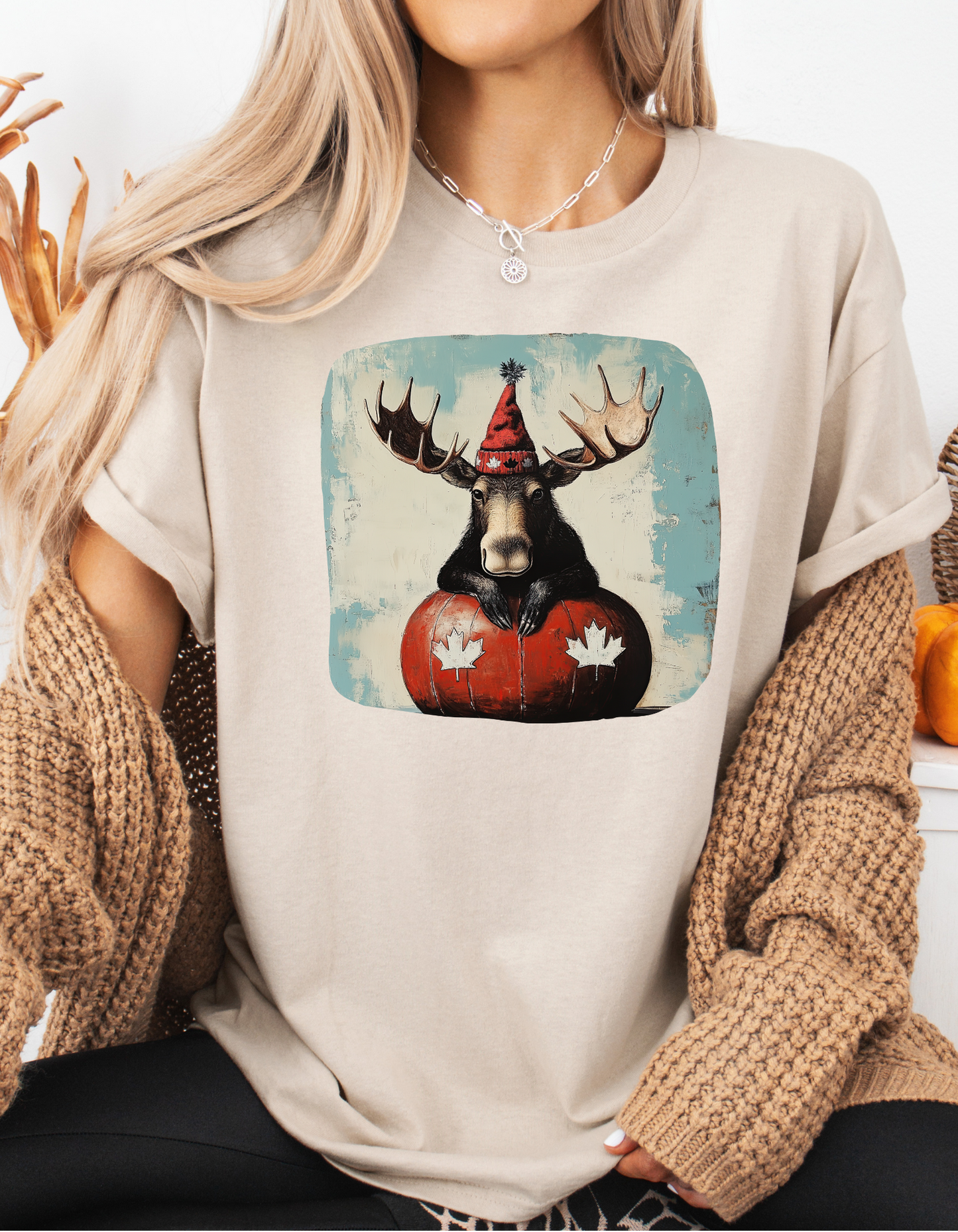 Maple Leaf Moose - Yukon, BC Canadian Moose - Moose Lover Unisex Heavy Cotton Tee T-Shirt