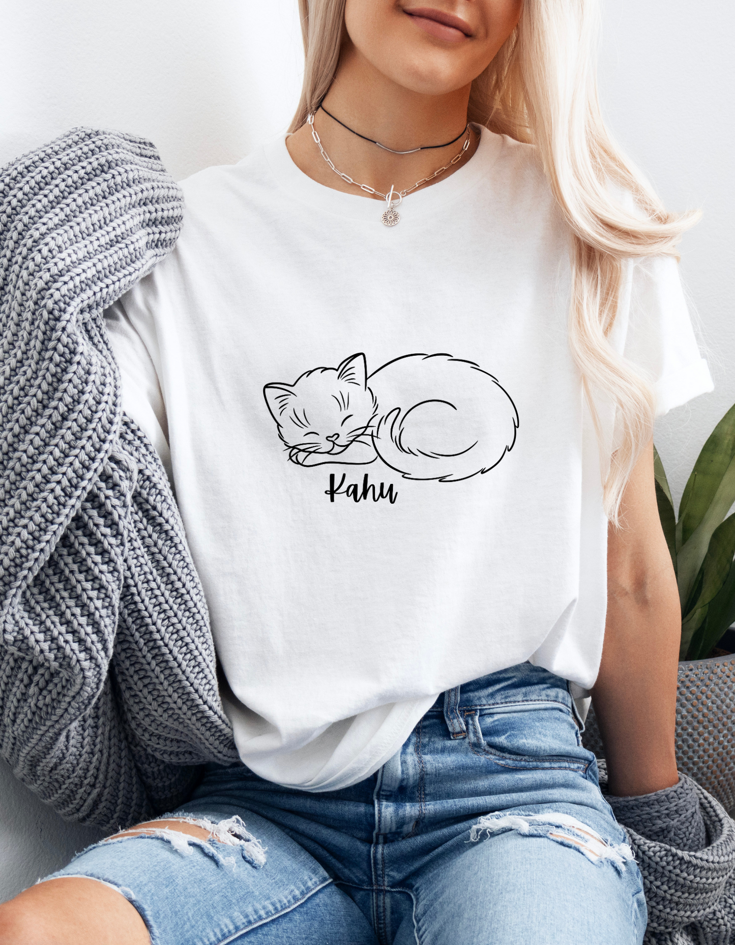 Minimalist KAHU Cat Shirt, Outline Cat Kahu Lover's Graphic Tee Graphic Unisex T- Shirt, T-Shirt Cat Lovers Gift Softstyle T-Shirt Tee Teeshirt