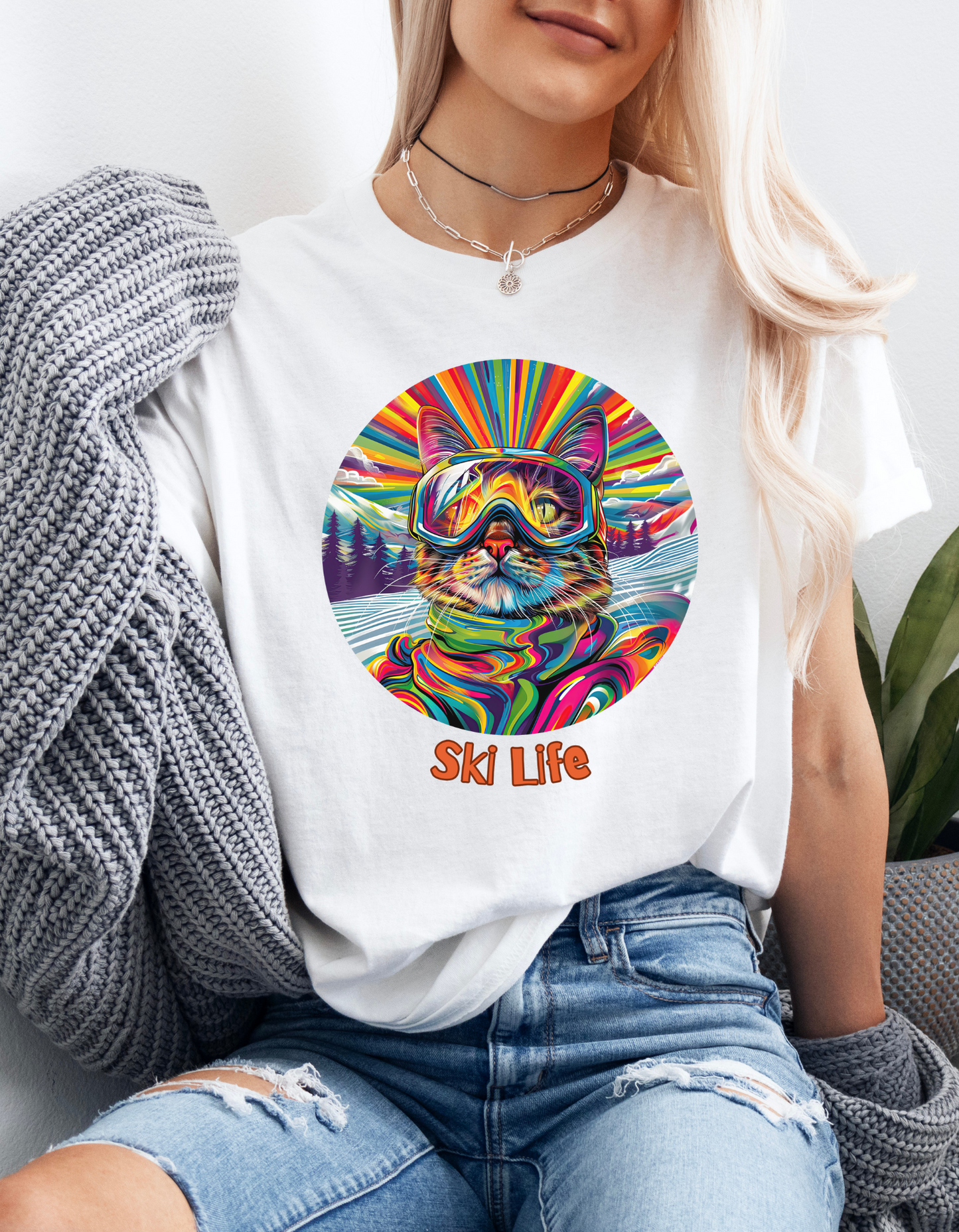 Ski Cat - "Ski Life" Snow, Snowboard Winter Sports Cat (V6) Cat Art Gift - Cool Cats Unisex Heavy Cotton Tee T-Shirt