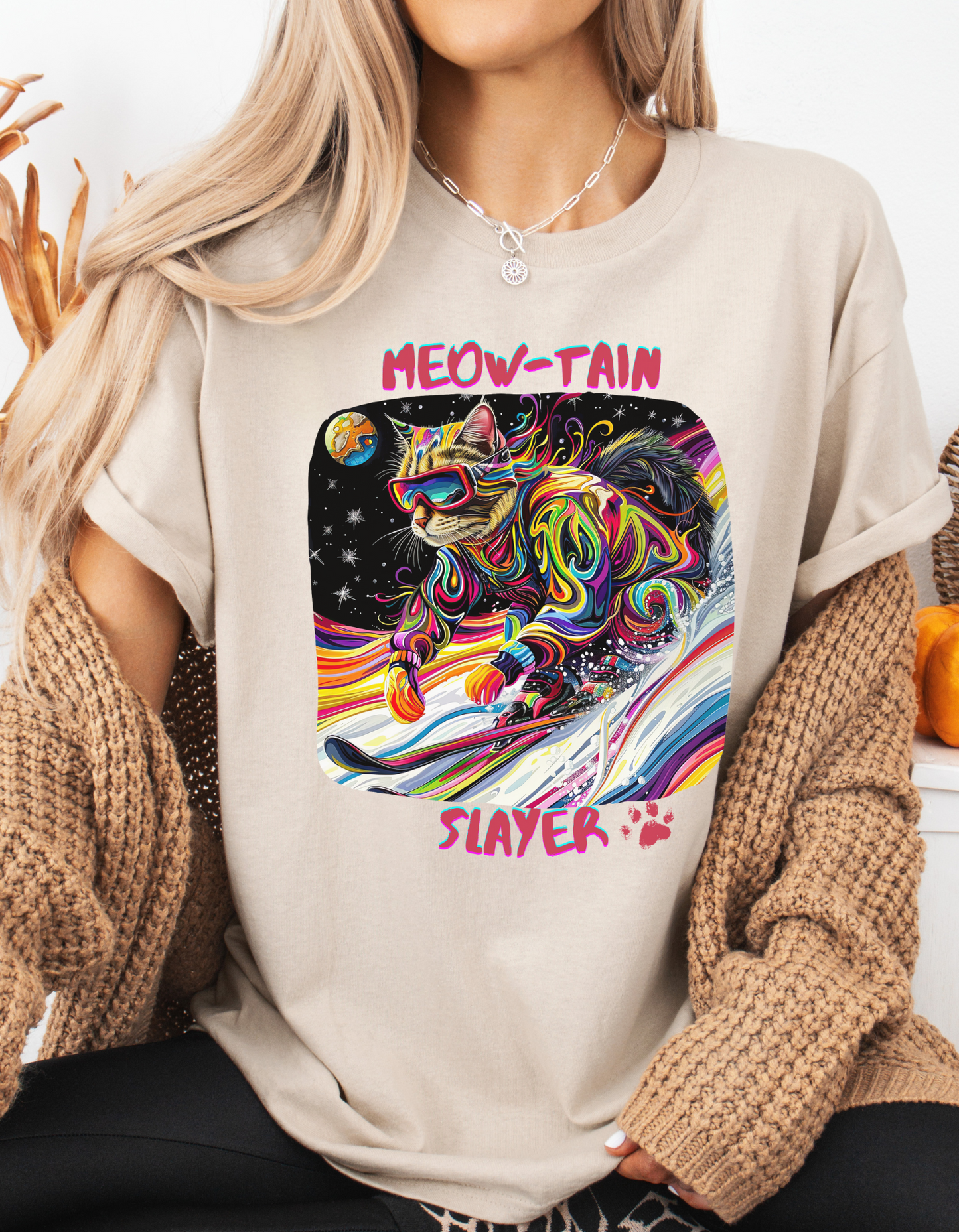 Meow-tain Slayer - Ski, Snow, Snowboard Winter Sports Cat  Cat Art Graphic Tee, Ski Gift   -  Cool Cats Unisex Heavy Cotton Tee T-Shirt