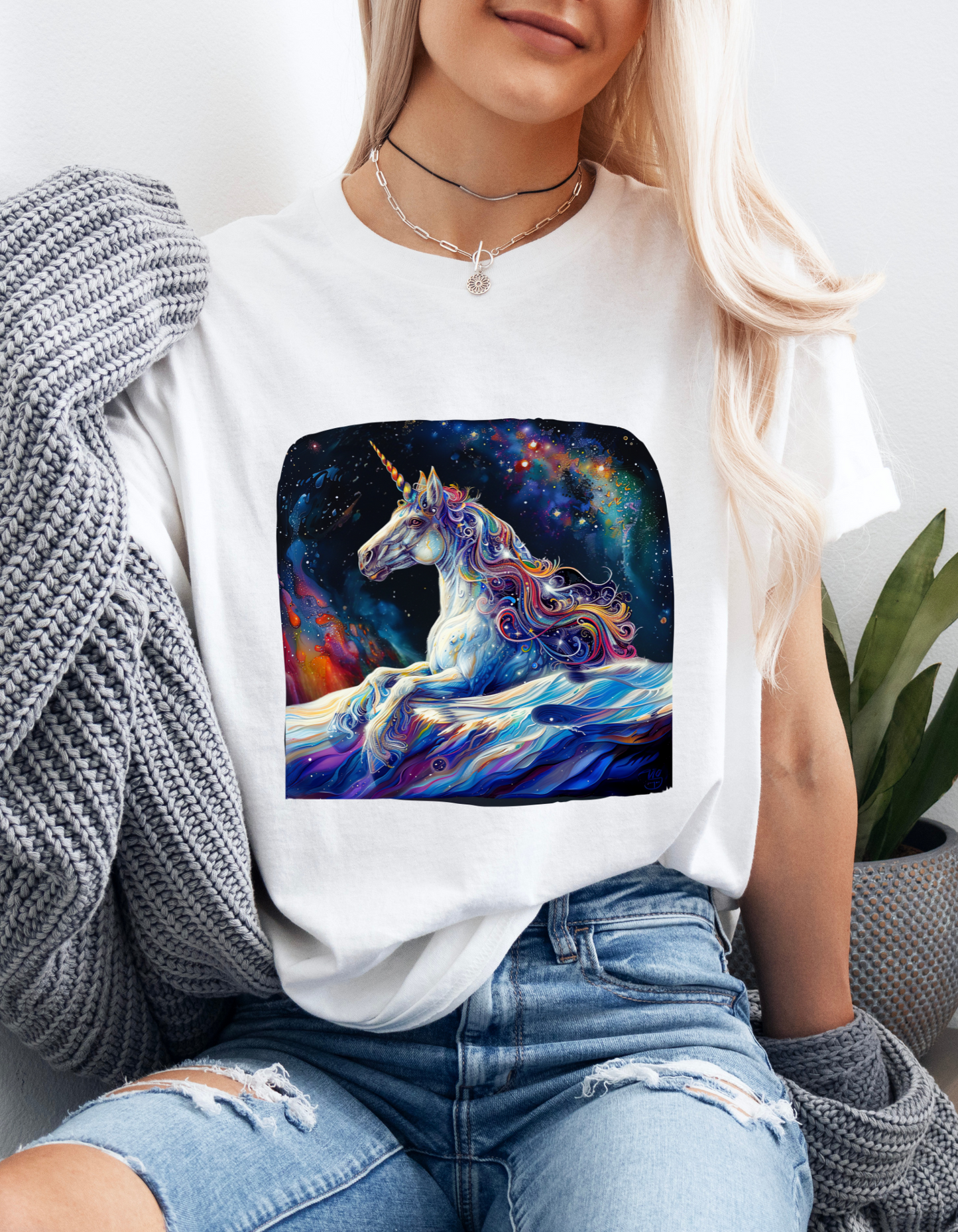 Watery Waves, Rainbow Unicorn - Starry Skies Unicorn Graphic Tee T-shirt -  Unicorn Lovers Unisex Heavy Cotton Tee T-Shirt